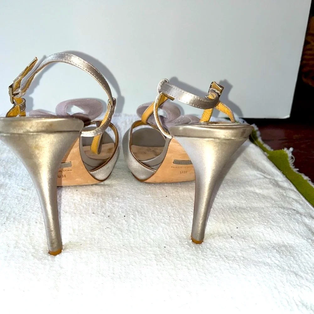 Badgley Mischka bows and heels - Picture 2 of 5